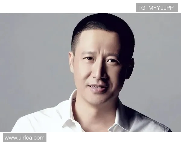 香港足球明星张国强的传奇人生与职业生涯回顾