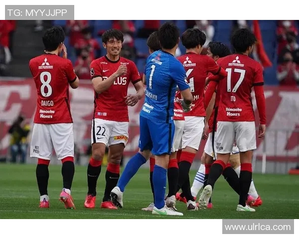 大分三神迎战深红球队全力争胜展现实力与团队精神